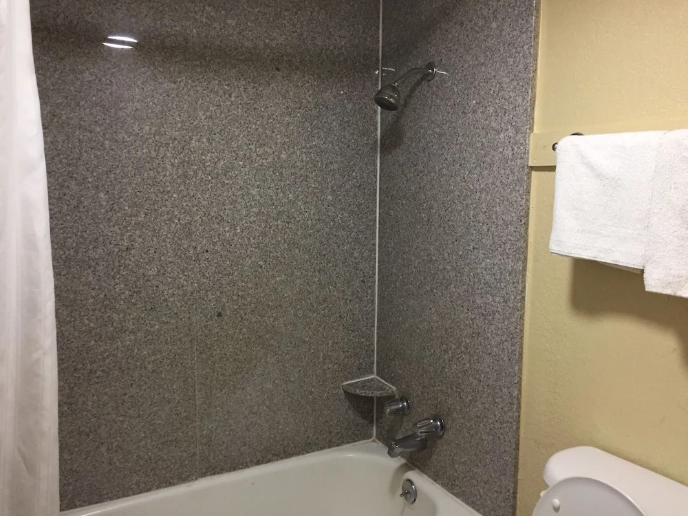 Diamond Inn Motel By OYO Rooms