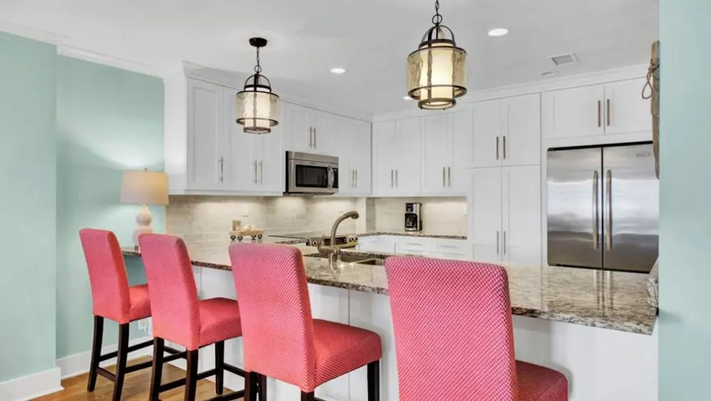 415 Seascape by Avantstay Beachfront Condo w/ Communal Pool Access