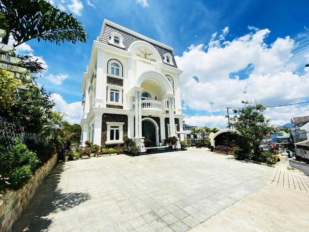 Minh Chien Hotel