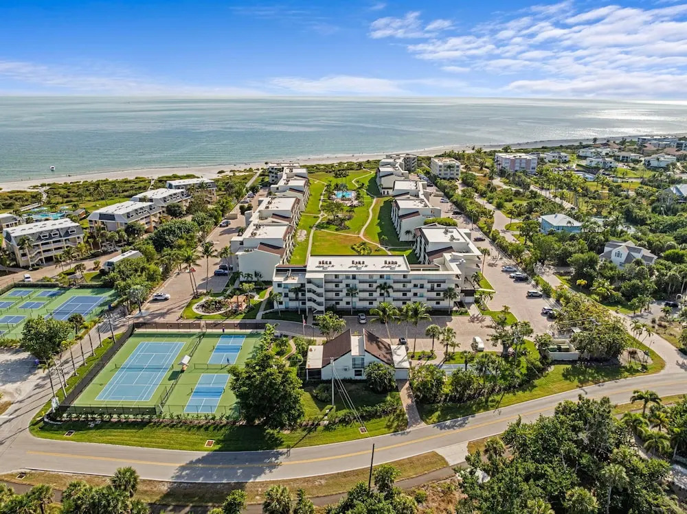 Newoceanfront Gulf Water Views 1st Floor Sanibel