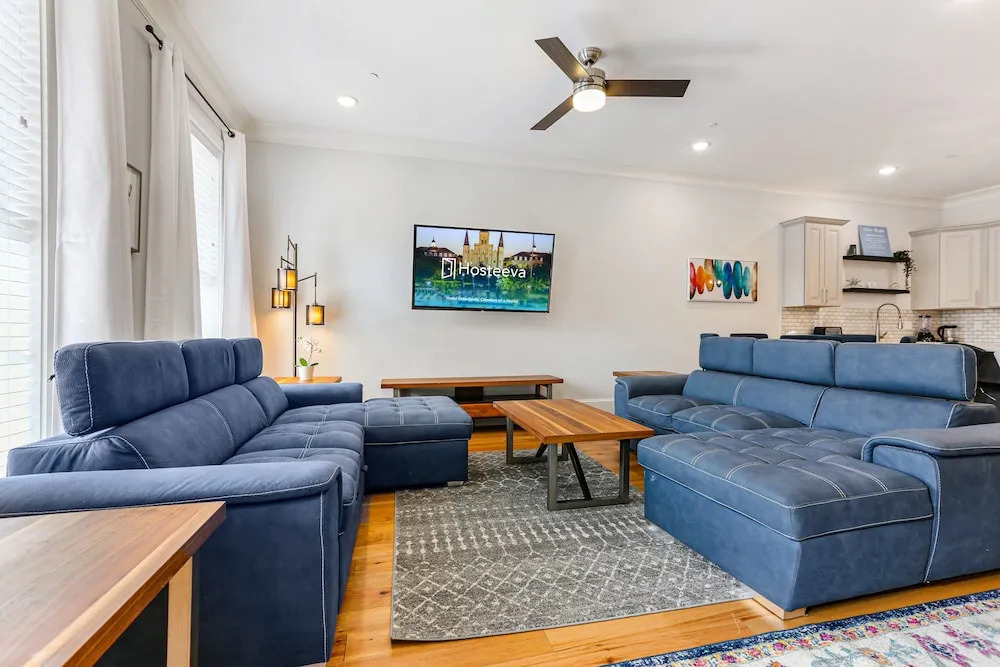 Spacious 5BR Urban Retreat with Balcony & Pool