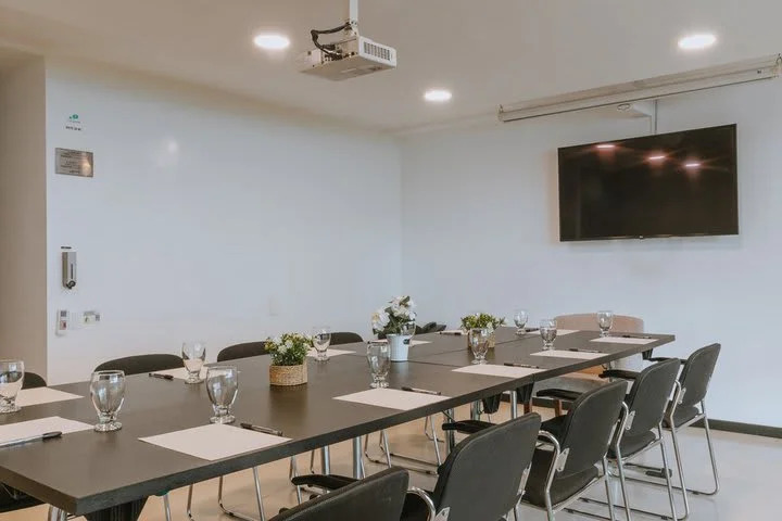 Travelers Orange Suites