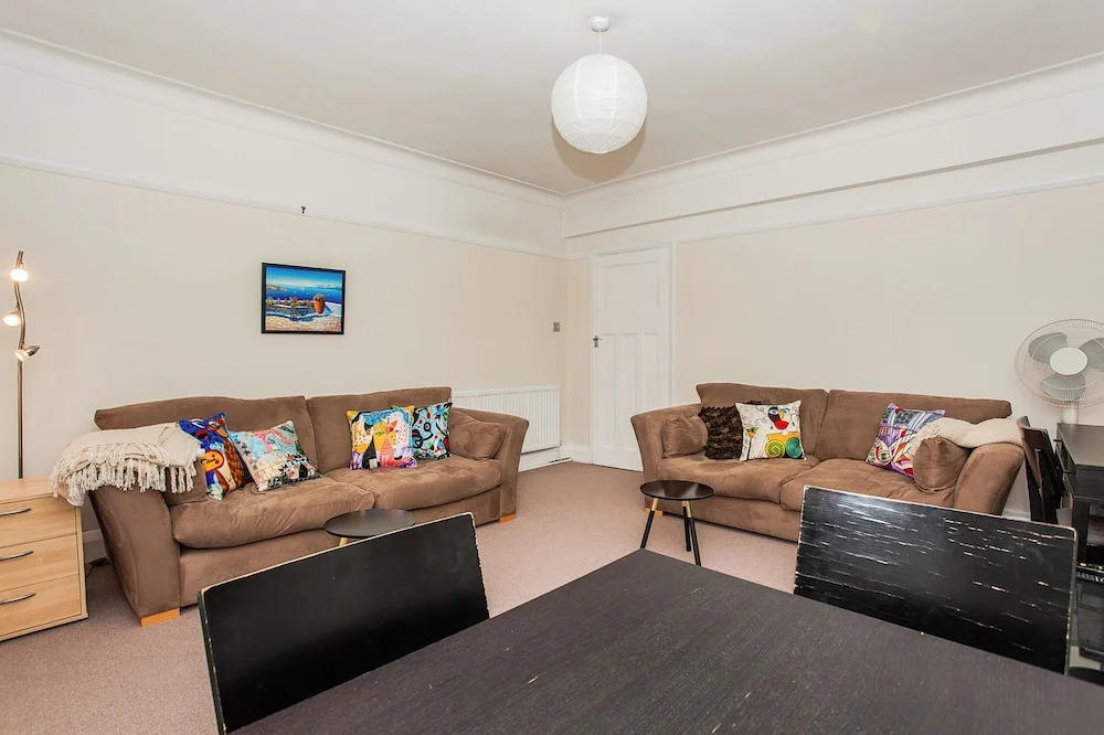 Spacious 2 Bedroom Flat in North West London