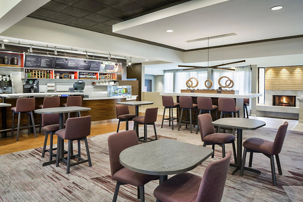 Courtyard by Marriott Dallas Arlington Entertainment District