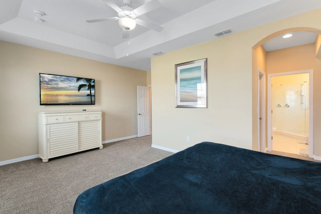 Veranda Home 8br 6 En-suites Lake View Pool SPA