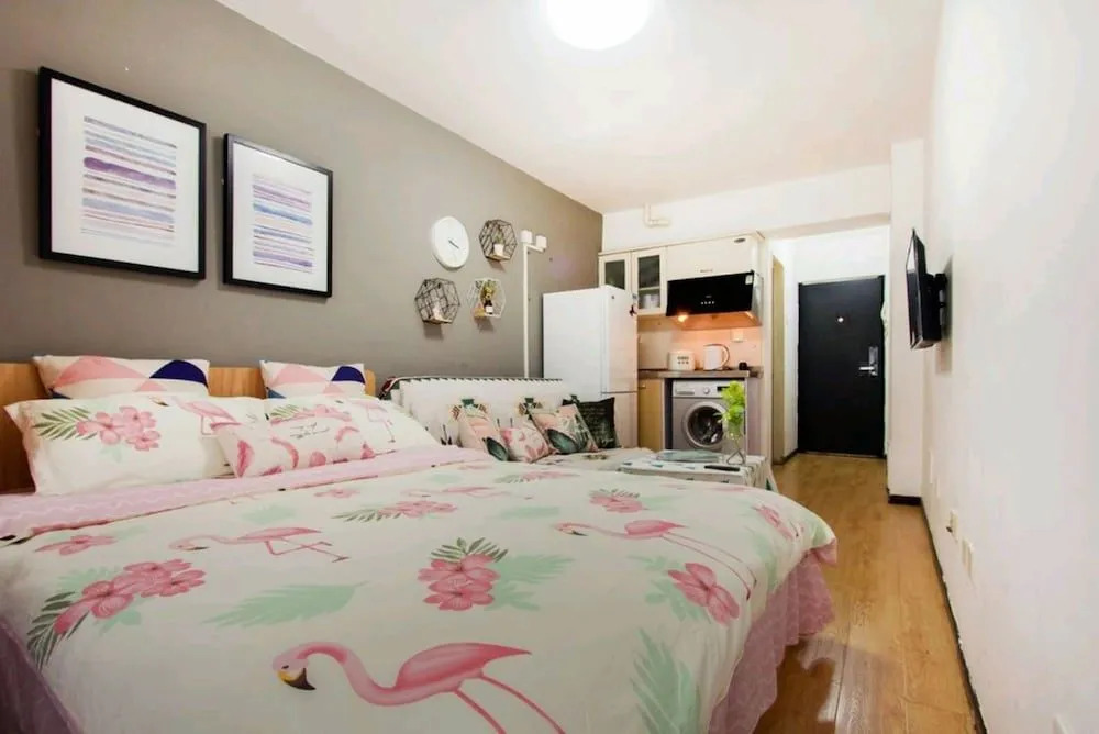 Life Times Cozy Room Downtown