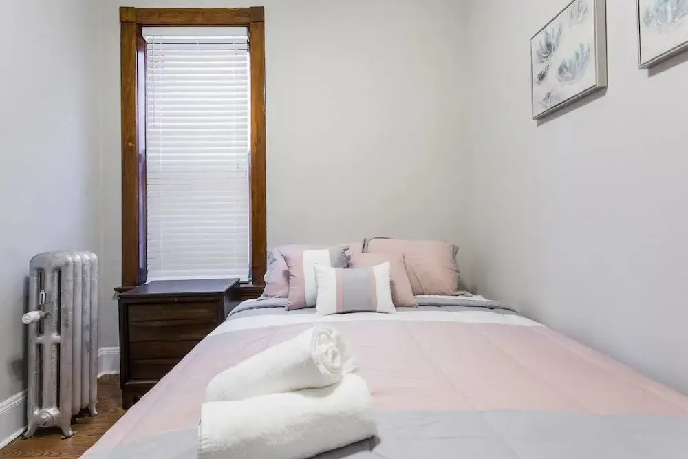 Cozy Depaul 2 Bedroom near Train, University, & Cubs