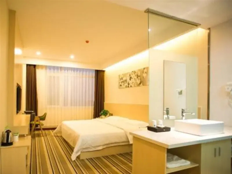 GreenTree Alliance Qingdao Chengyang District East Jinhong Road Motor Car Town Hotel