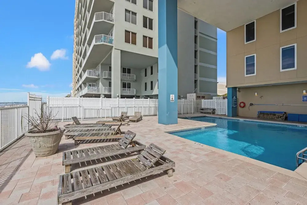 Grandview Oasis! 3BR 2BA Sleeps 9! Gulf-front Tranquility Beckons!