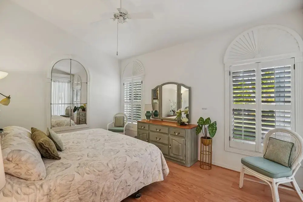 Relaxed Tropical Retreat 5 Miles To Beach 3 Bedroom Home