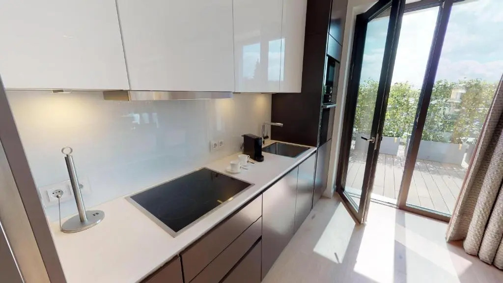 White Pearl Apartment 4.40