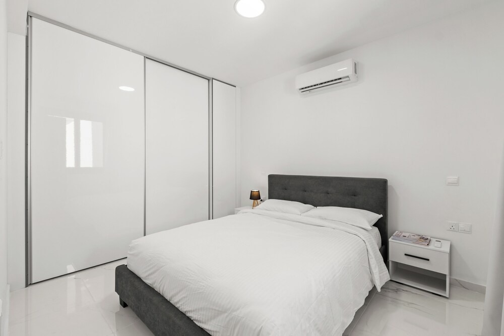 Maestro City Apartments