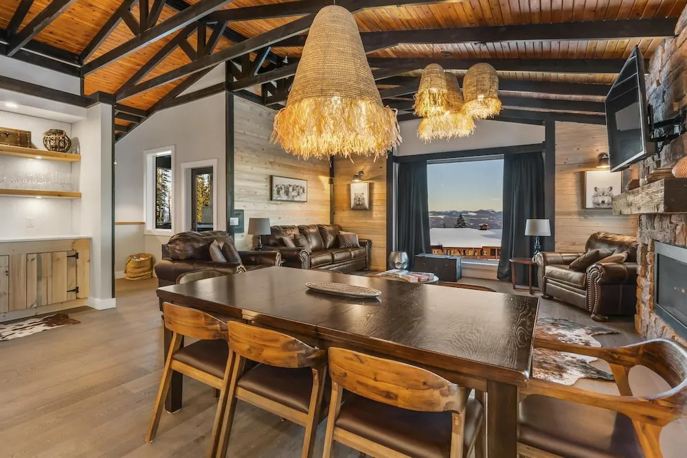 Chalet Monashee - Brand New High-End Property with Amazing Views