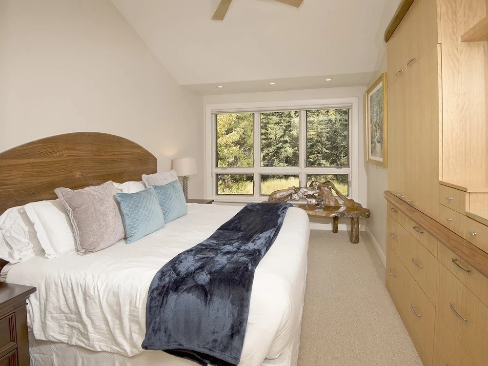 Coldstream Townhome 38