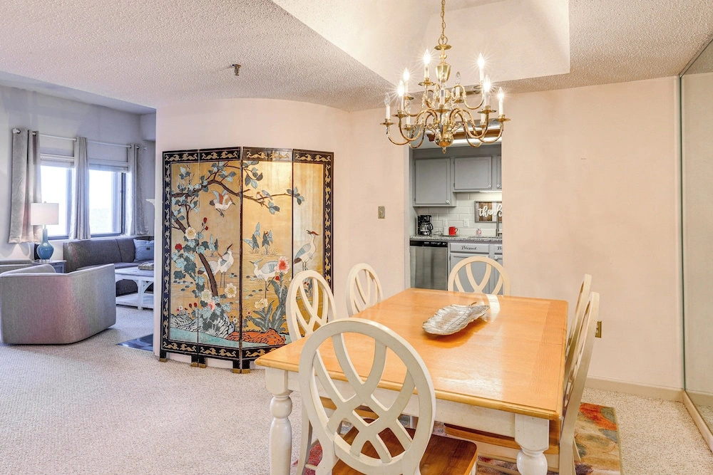 2 Mi to Ski Resort! Sugar Mtn Condo w/ Indoor Pool
