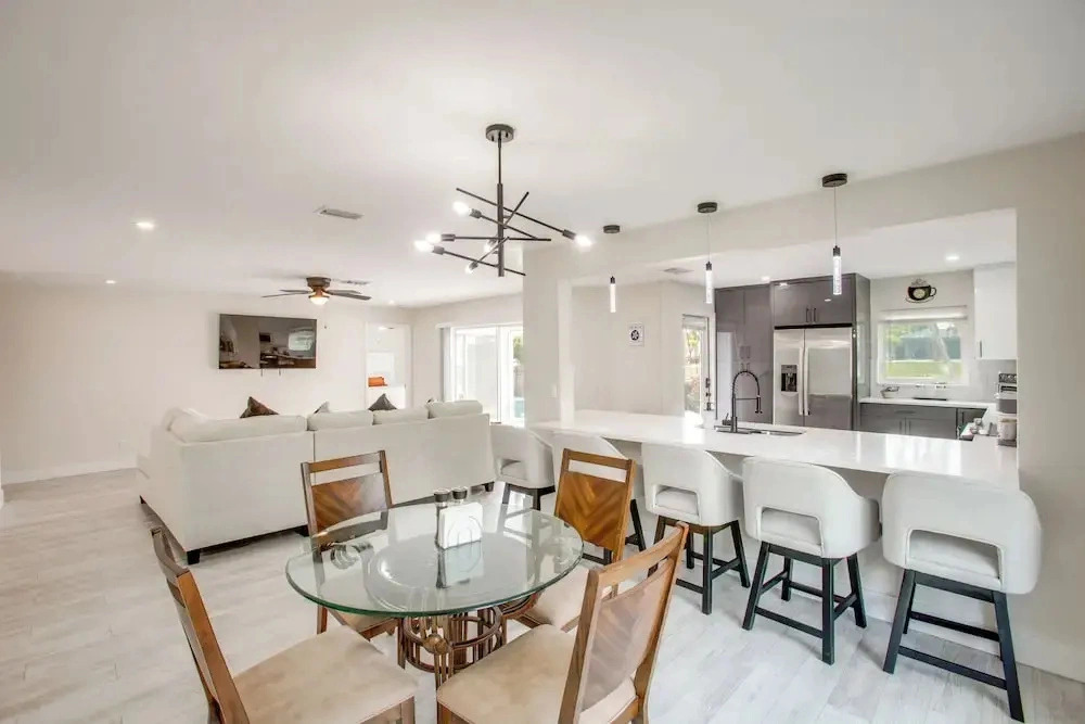 Fishing Dock & Pool: Waterfront Cape Coral Retreat