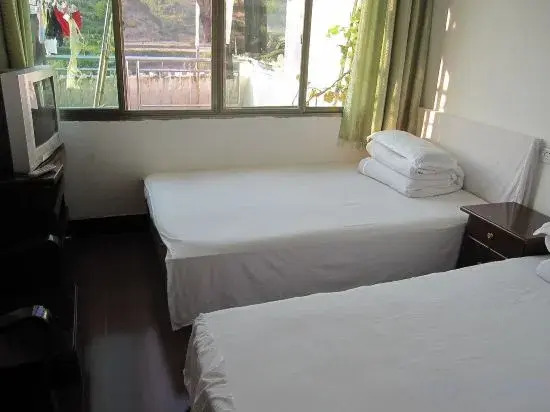 Caihong Hostel