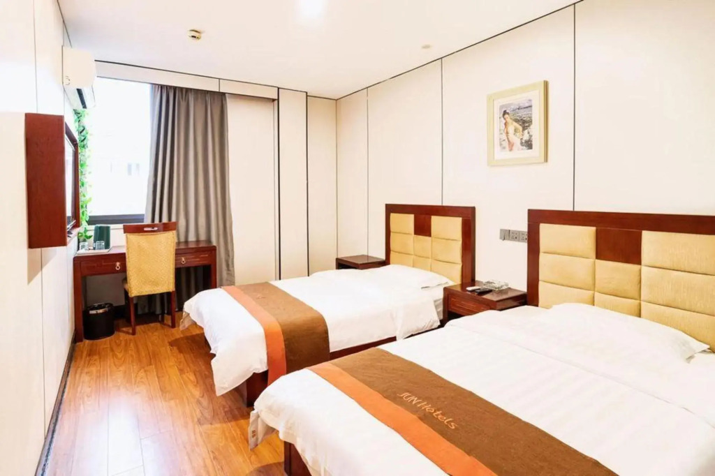 Junyi Chain Hotel (Suzhou Industrial Park Gulou Linju)