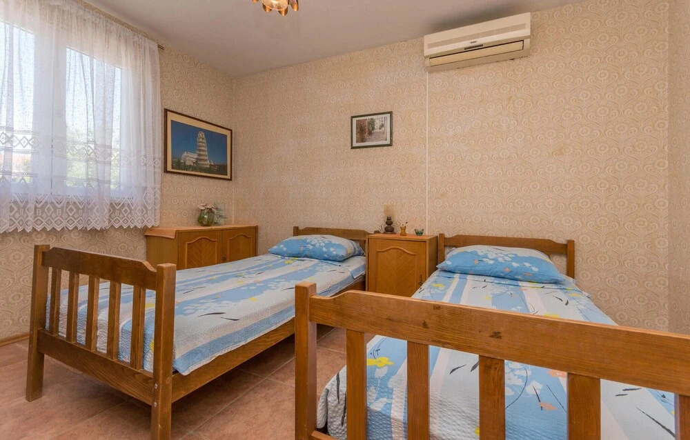Amazing Apartment in Pakostane With 2 Bedrooms