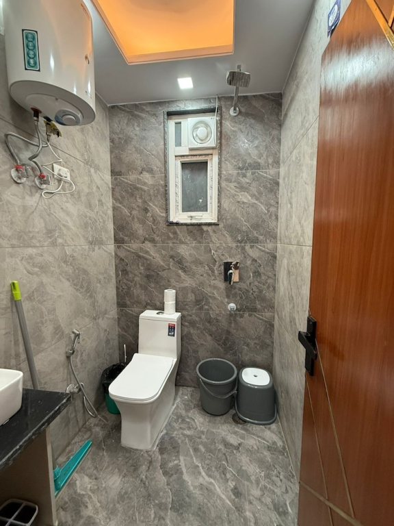 Stella Homestay Near Yashobhoomi with Rooftop