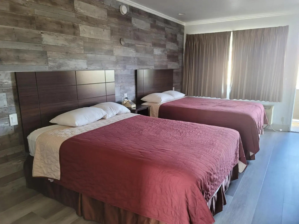 Whittier Travel Inn