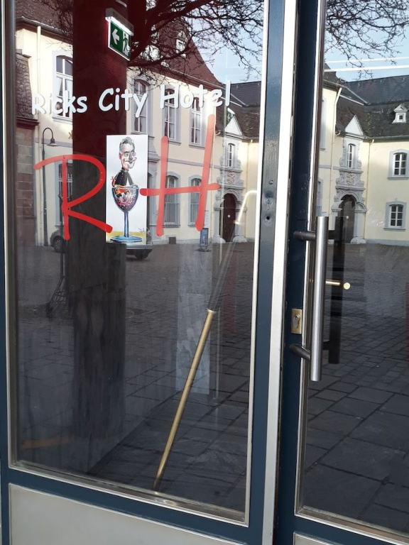 Ricks City Hotel