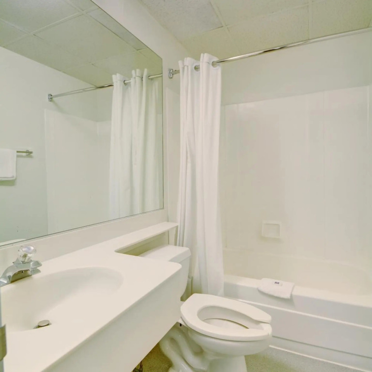 Motel 6-Warwick, RI - Providence Airport - I-95