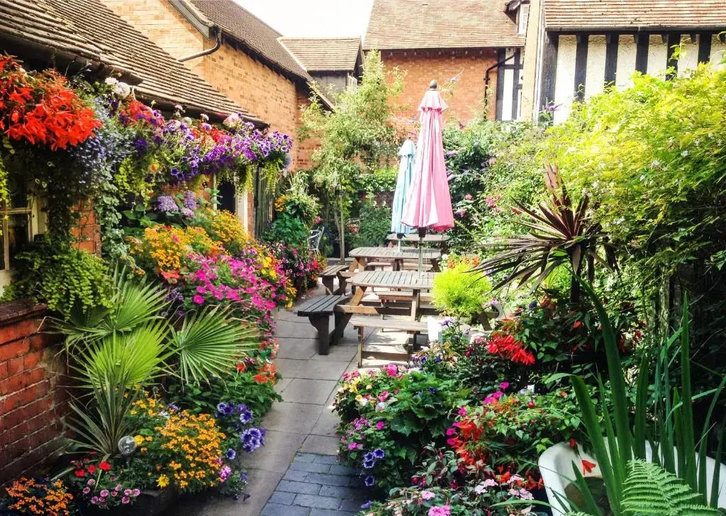 Bournville House & Cafe