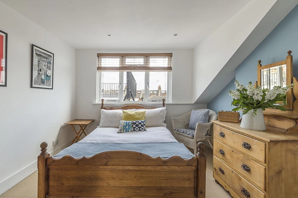 Ravenscourt Park Retreat