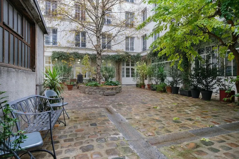 Paris Marais Bouquet Residence