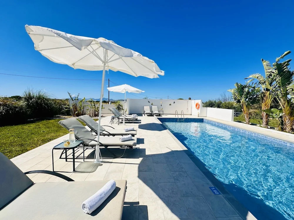 Lilu Villa 2 with Private Pool and Seaview