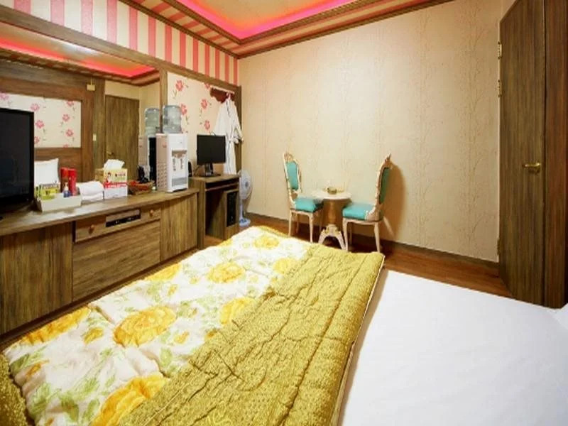 Cloud Inn Hotel