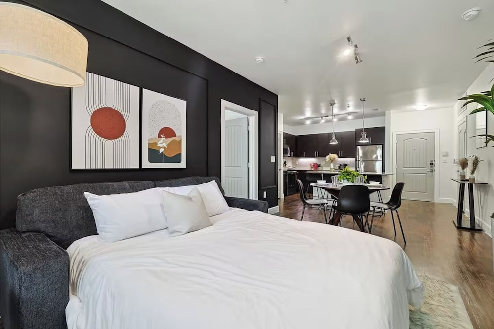 Stylish 2B near Legacy West Wi-Fi