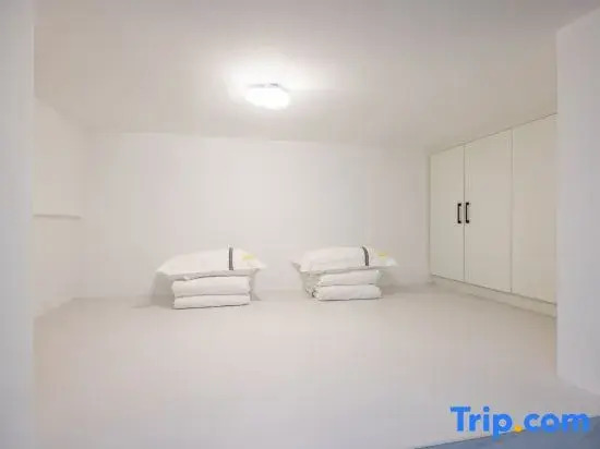 Yibojia Console Gaming Homestay (Shenyang Zhongjie Joy City)