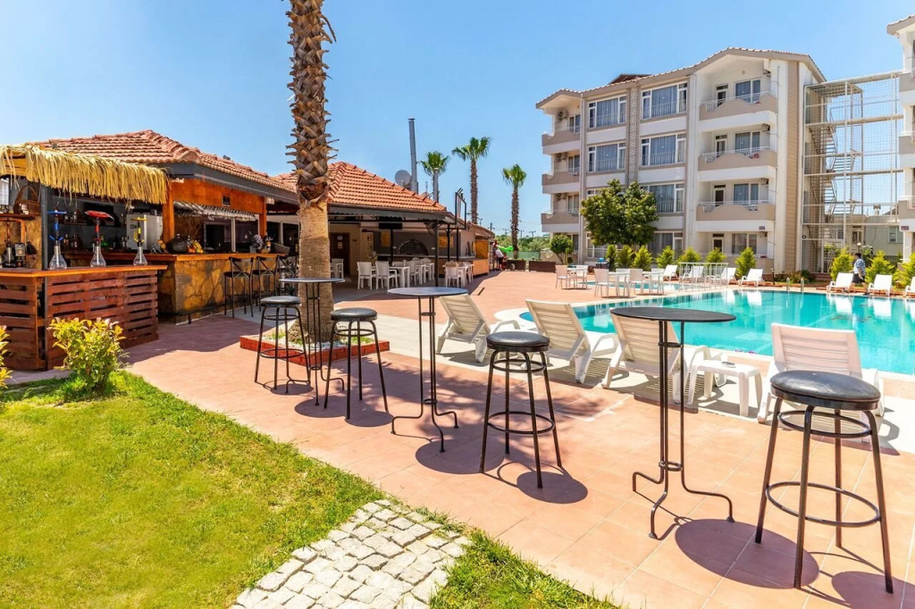 New Garden Hotel Side