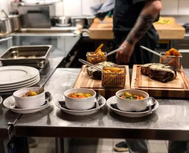 Schindler "Bed & Food Experience"