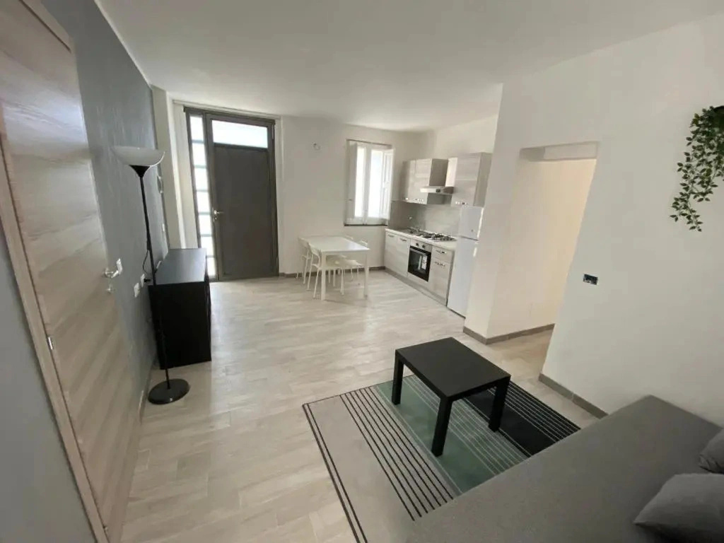 - A casa tua - House