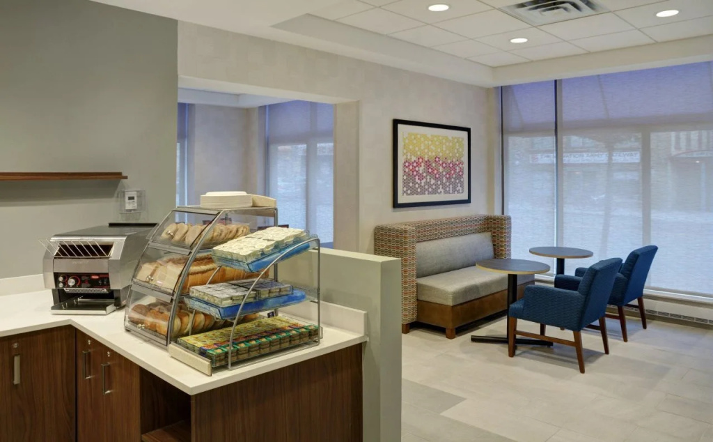Holiday Inn Express Toronto Downtown by IHG