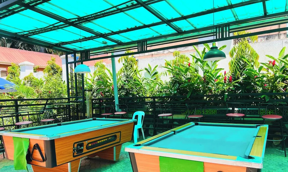 Planet Motel