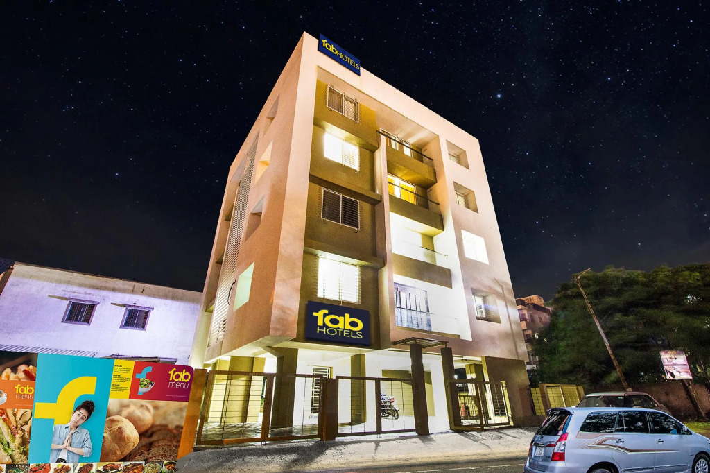 FabHotel Nido Residency