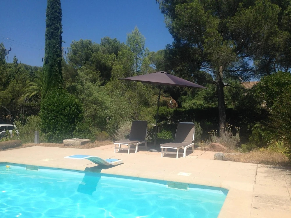 Apartment With one Bedroom in Saint-raphaël, With Pool Access and Wifi