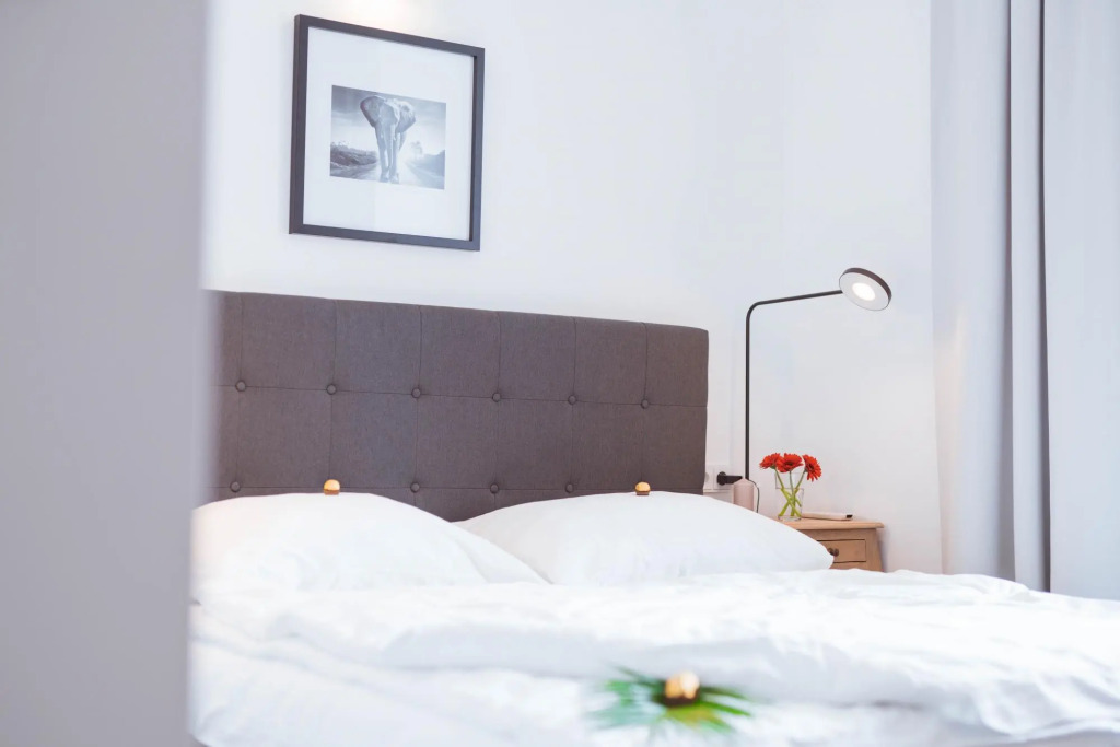 Studio with air conditioning and private parking in the historic centre