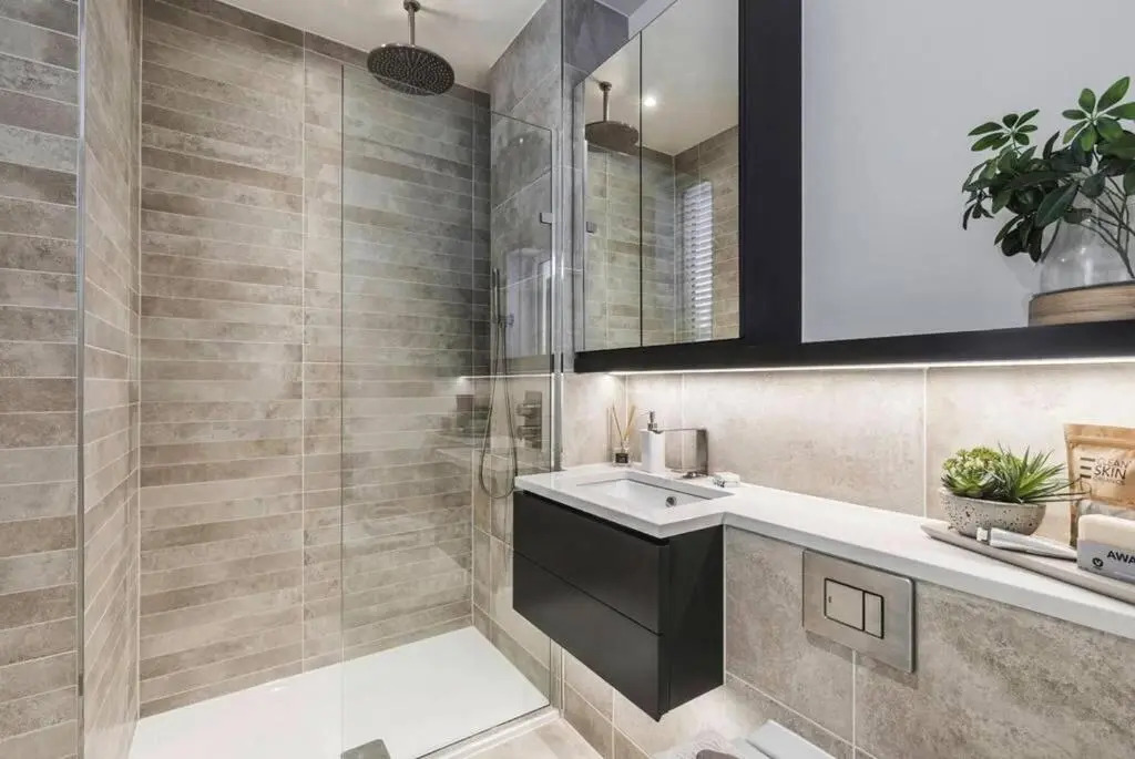 Deluxe elegant and very spacious apartment#17