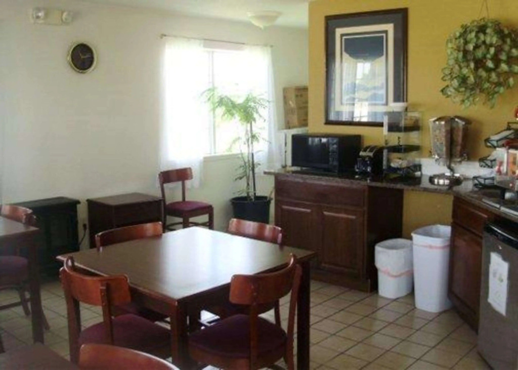 Rodeway Inn