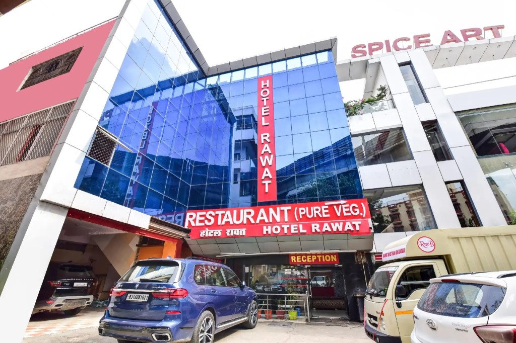 Capital O 81688 Hotel Rawat
