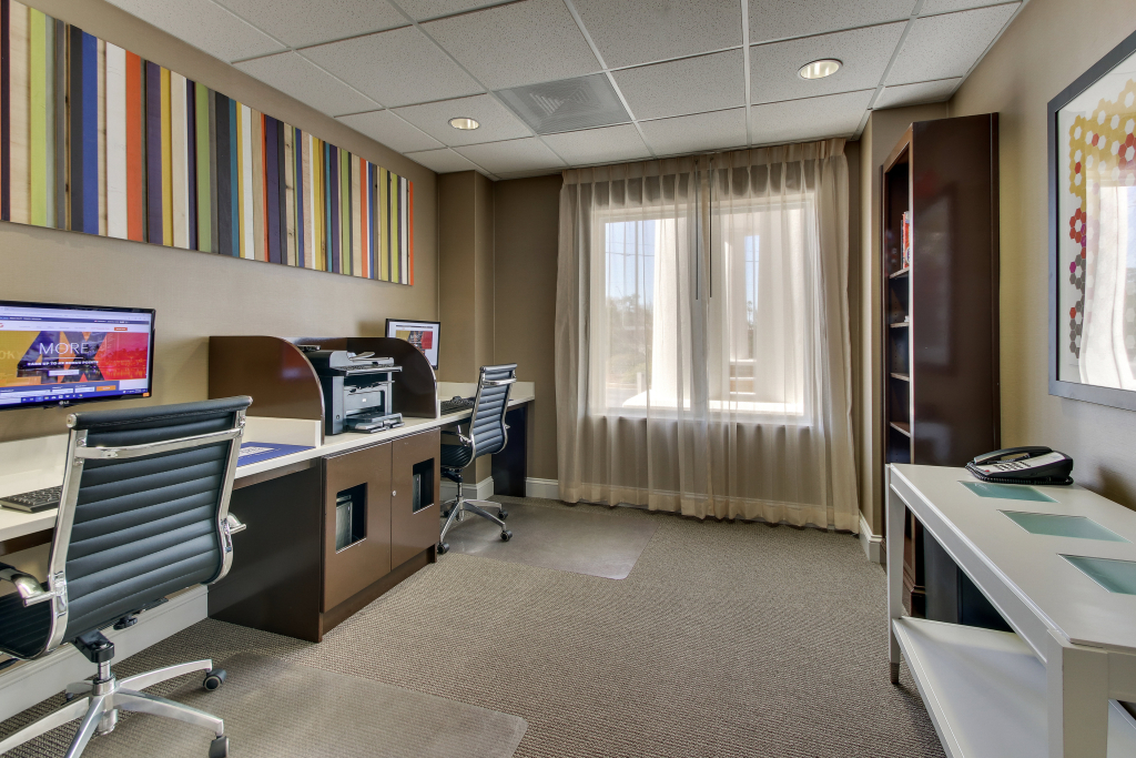 Holiday Inn Express & Suites Columbus - Ft Benning Maingate by IHG