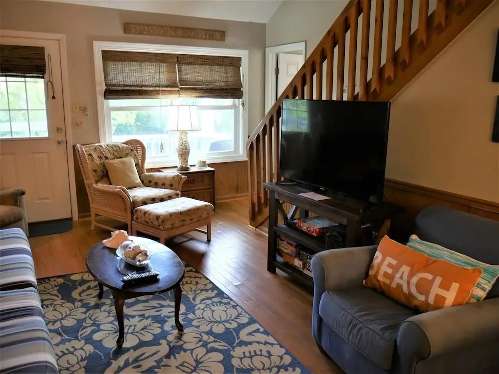 Beach Breezes - 4 Br Home