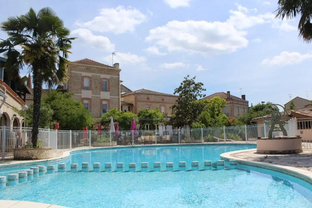 Hôtel Résidence Larroque