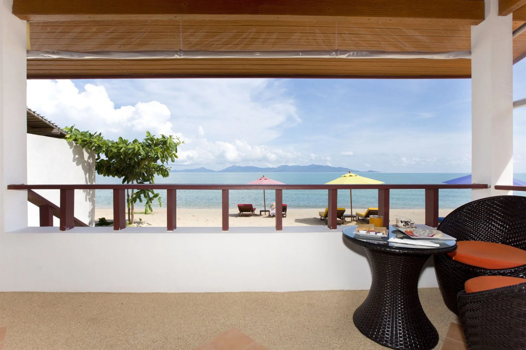 The Cosy Maenam Beach Resort