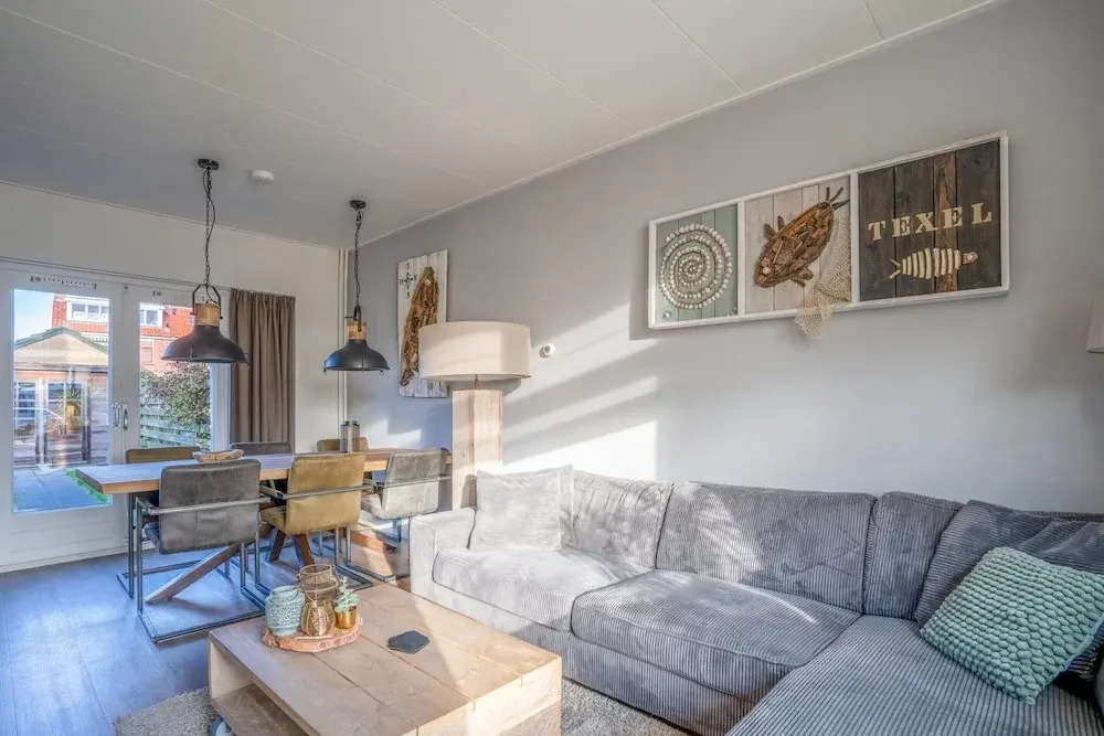 Modernly Furnished Holiday Home for 5 People in De Koog